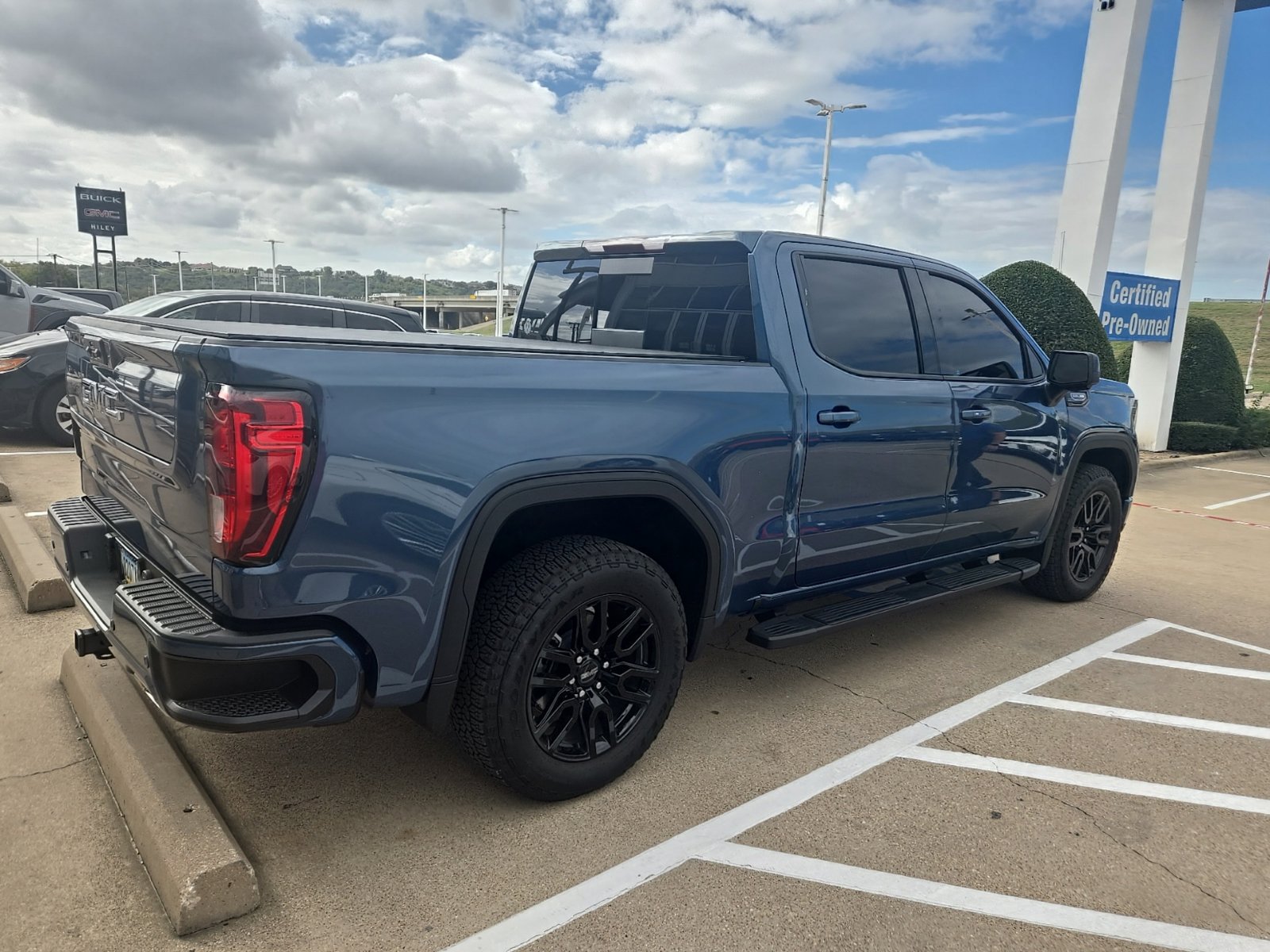 Used 2026 GMC Sierra 1500 Elevation w/ Elevation Premium Package AWD/4WD image 5