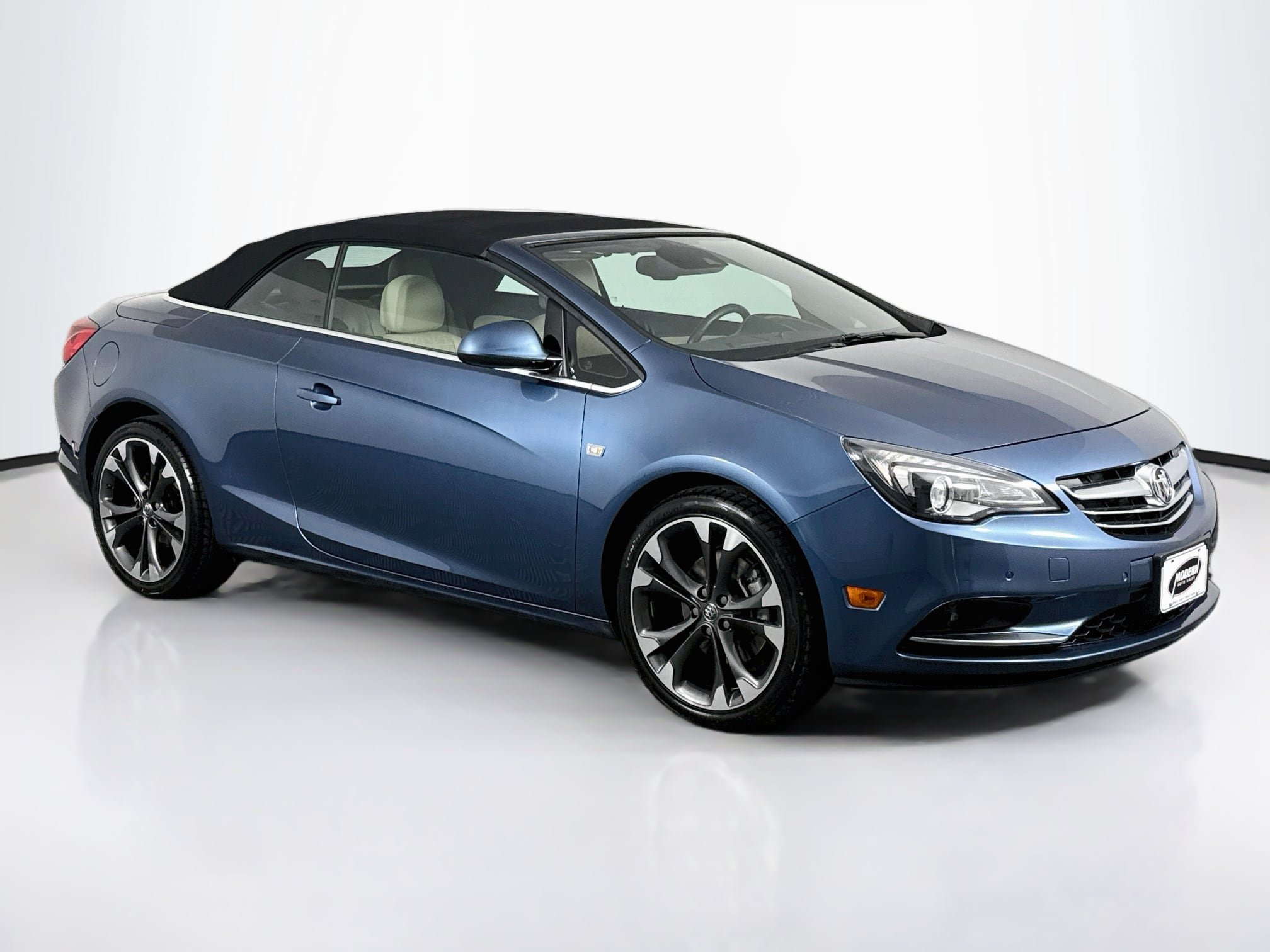 Used 2017 Buick Cascada Premium FWD image 2