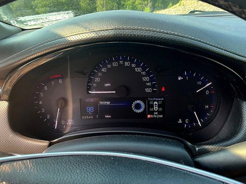 Used 2015 Cadillac XTS Luxury image 19