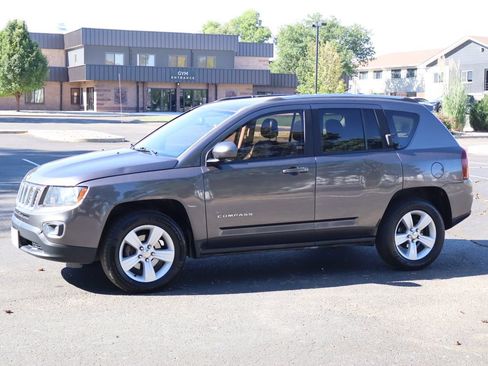 Used 2016 Jeep Compass High Altitude AWD/4WD image 10