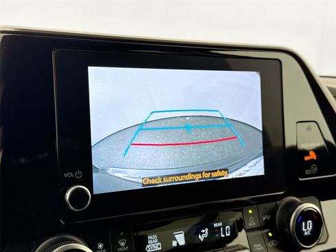 Certified 2023 Toyota Highlander L FWD image 22