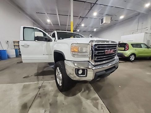 Used 2016 GMC Sierra 2500 SLE w/ SLE Preferred Package AWD/4WD image 19