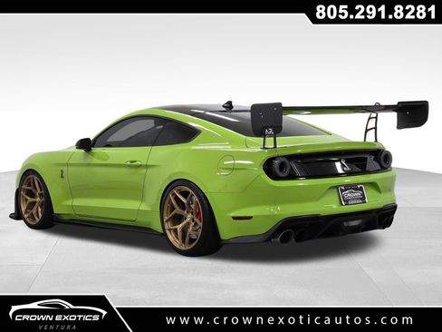 Used 2020 Ford Mustang Shelby GT500 w/ Technology Package RWD image 5