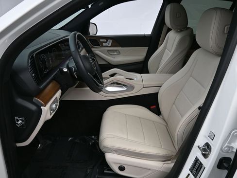 Used 2025 Mercedes-Benz GLE 350 4MATIC image 10