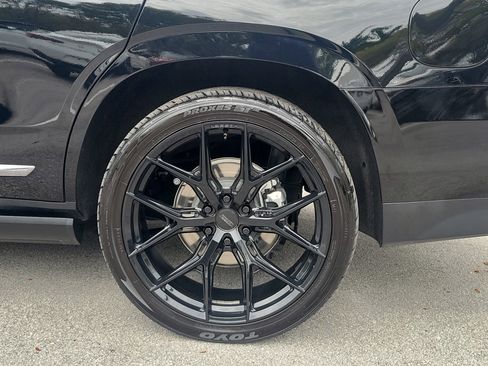 Used 2024 GMC Yukon Denali Ultimate AWD/4WD image 9
