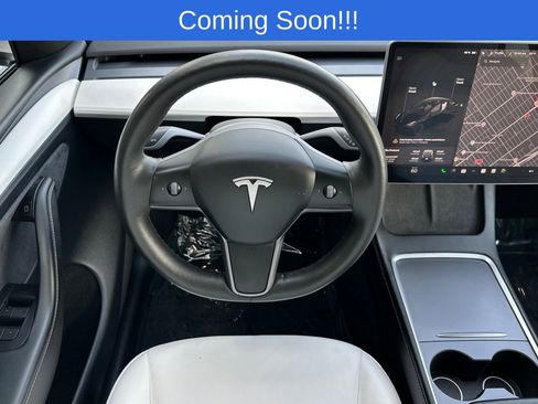 Used 2024 Tesla Model Y Long Range image 15