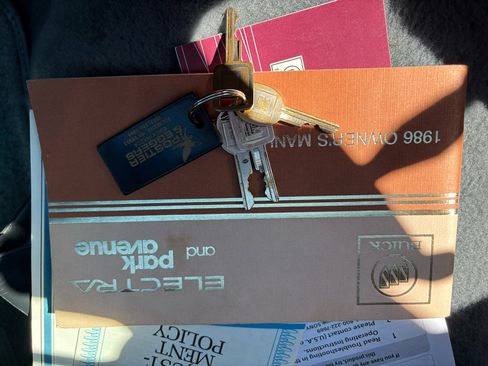 Used 1986 Buick Electra Park Avenue image 18