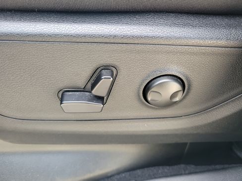 Used 2025 RAM 1500 Big Horn RWD image 13