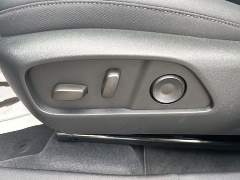 New 2026 Chevrolet Equinox LT w/ Convenience Package II image 16