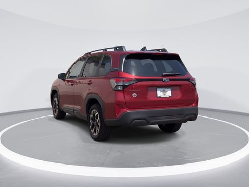 Used 2025 Subaru Forester Premium AWD/4WD image 5