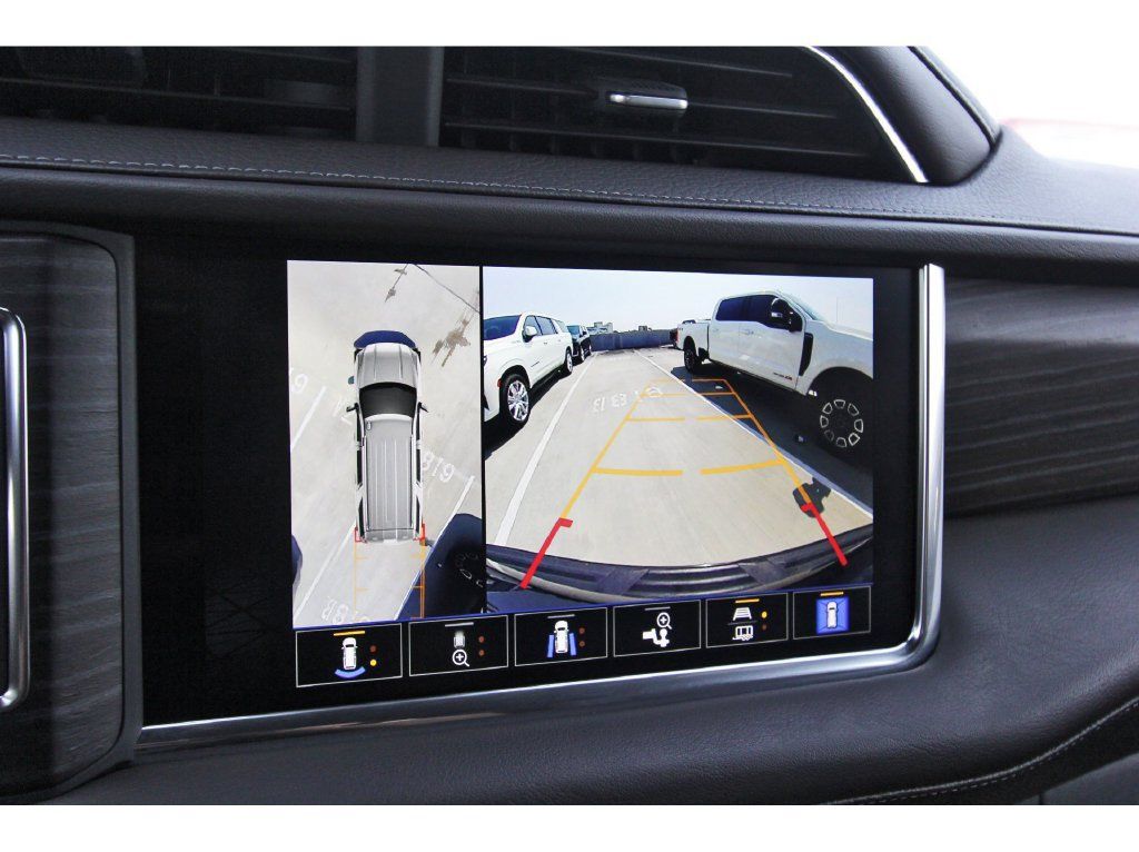 Used 2023 GMC Yukon Denali AWD/4WD image 22