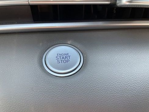 Used 2023 Hyundai Elantra SEL FWD image 14