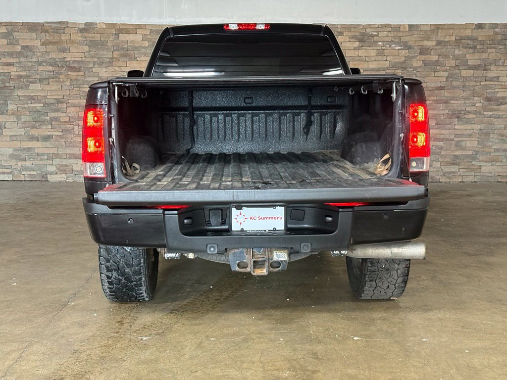 Used 2011 GMC Sierra 2500 Denali w/ Suspension Package, Off-Road AWD/4WD image 8