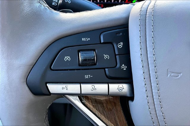 Used 2024 Cadillac Escalade Sport Platinum w/ LPO, ONYX Package AWD/4WD image 11