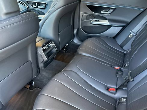 Used 2025 Mercedes-Benz E 350 Sedan image 13