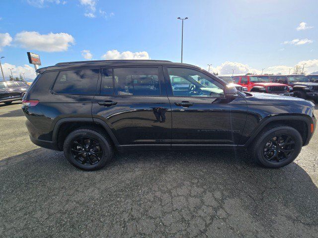 Used 2024 Jeep Grand Cherokee L Altitude AWD/4WD image 2