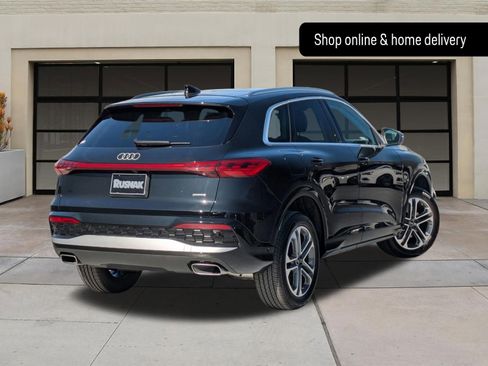 Used 2025 Audi Q5 Premium w/ Convenience Package image 4