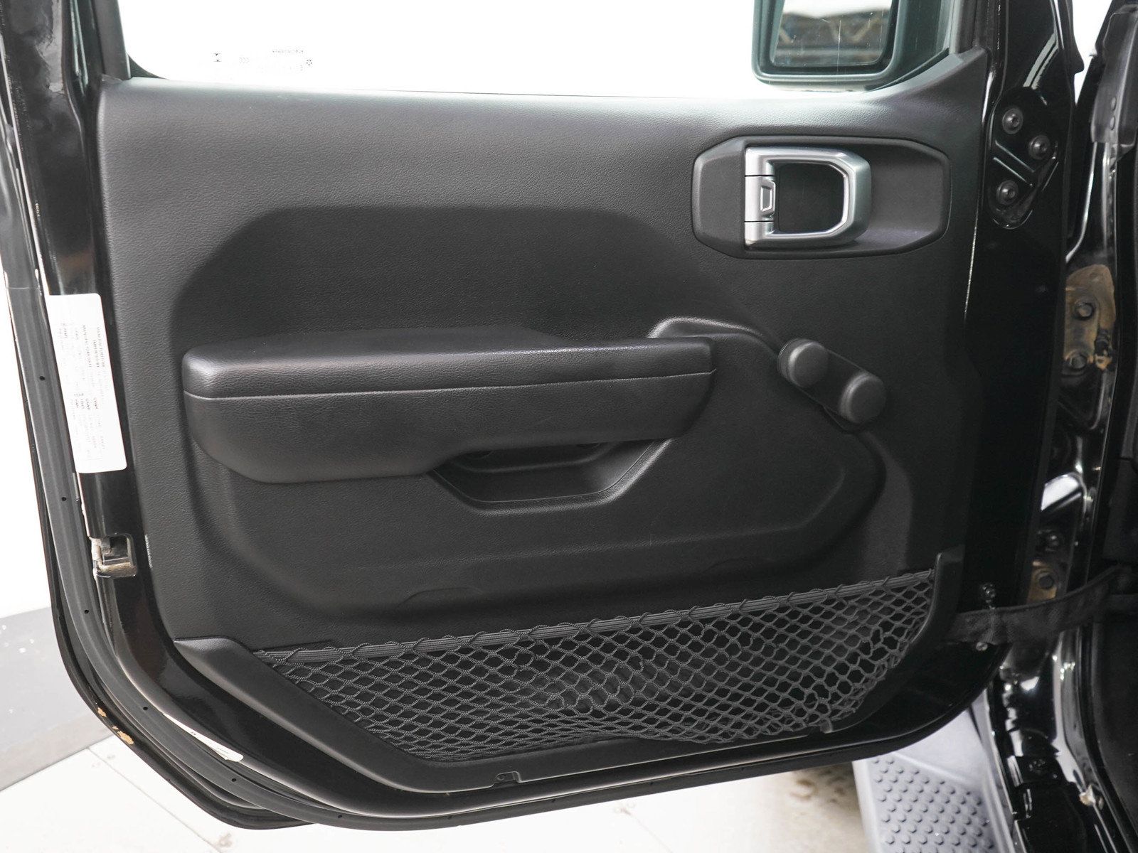 Used 2018 Jeep Wrangler Sport AWD/4WD image 14