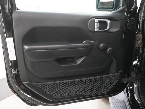 Used 2018 Jeep Wrangler Sport AWD/4WD image 14