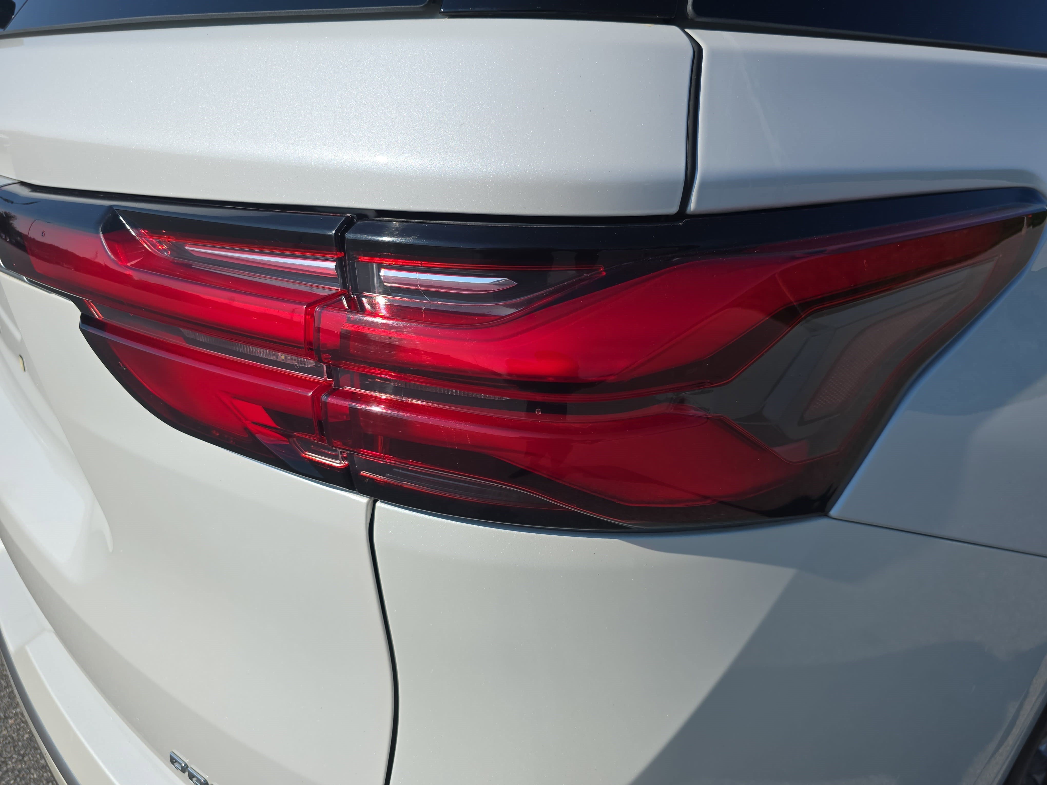 Used 2022 Chevrolet Traverse Premier AWD/4WD image 36