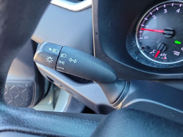 Used 2022 Toyota RAV4 XLE FWD image 27