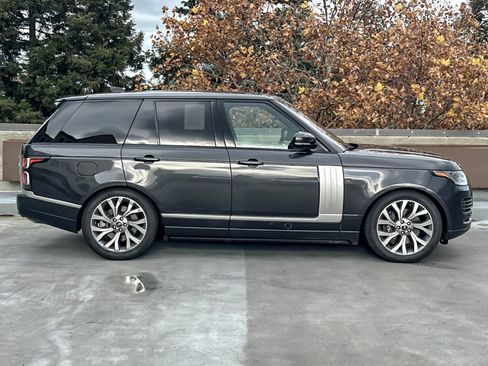 Used 2022 Land Rover Range Rover Westminster Edition image 9