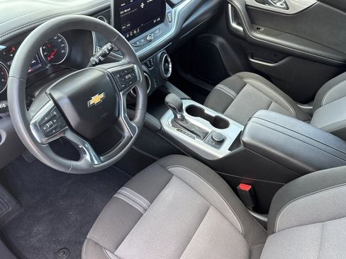 Used 2025 Chevrolet Blazer LT image 4