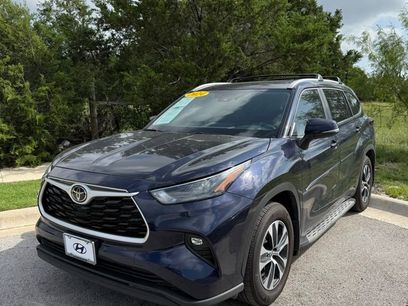 Used 2024 Toyota Highlander LE