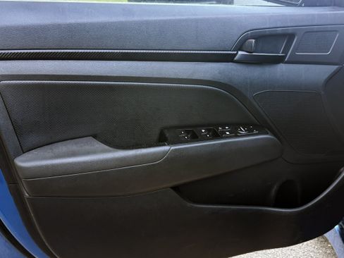 Used 2018 Hyundai Elantra Sport FWD image 4