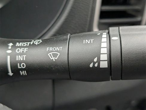 Used 2022 Nissan Frontier SV w/ SV Premium Package image 25