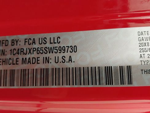 Used 2025 Jeep Wrangler Sahara w/ Safety Group AWD/4WD image 30