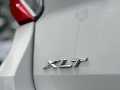 Certified 2023 Ford Explorer XLT w/ Equipment Group 202A RWD image 9