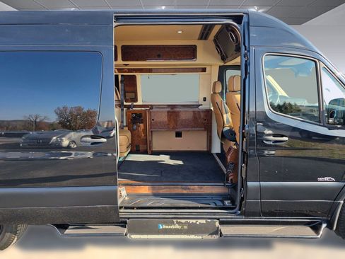 Used 2019 Mercedes-Benz Sprinter 170 image 16