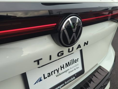 New 2026 Volkswagen Tiguan SE R-Line image 23