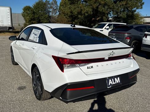 New 2025 Hyundai Elantra Sport image 3
