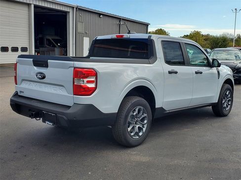 New 2025 Ford Maverick XLT w/ XLT Luxury Package image 5