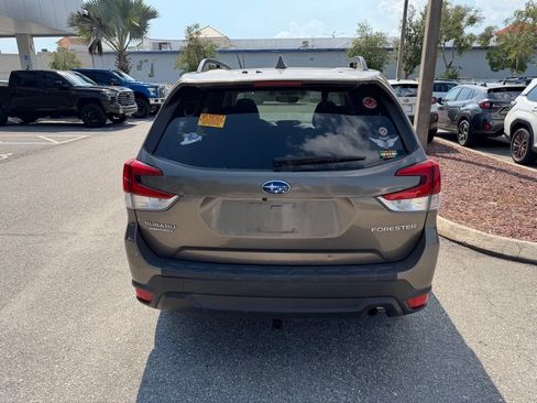 Used 2020 Subaru Forester Premium AWD/4WD image 6