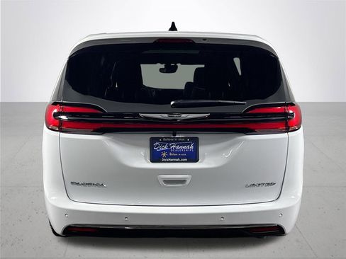 New 2026 Chrysler Pacifica Limited w/ Uconnect Theater Family Group image 7