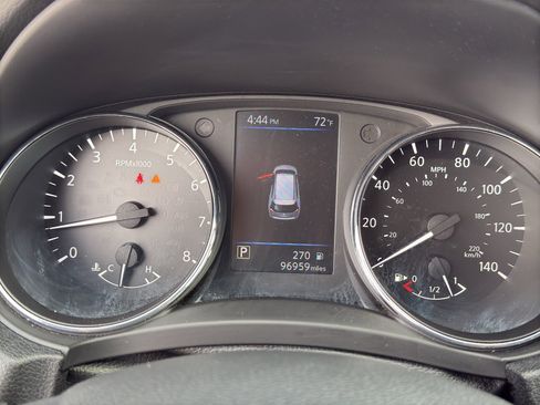 Used 2020 Nissan Rogue SV w/ Premium Package FWD image 30