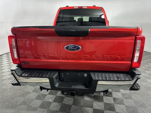 Used 2024 Ford F250 XLT AWD/4WD image 14