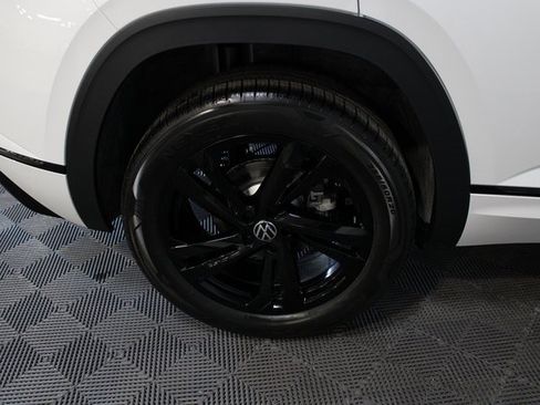 New 2026 Volkswagen Atlas Cross Sport SEL R-Line image 25