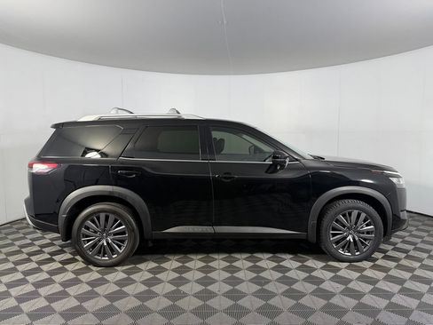Used 2024 Nissan Pathfinder SL w/ SL Premium Package FWD image 7