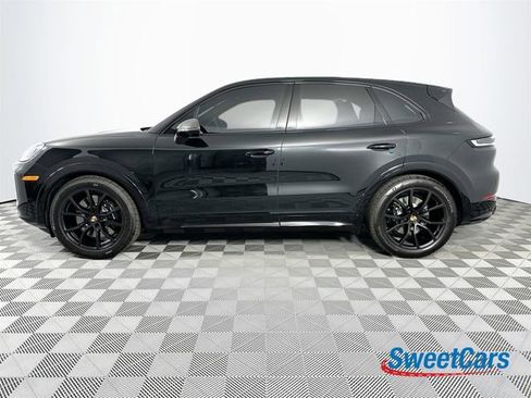 Used 2026 Porsche Cayenne GTS AWD/4WD image 4