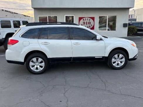 Used 2012 Subaru Outback 2.5i w/ Alloy Wheel Pkg AWD/4WD image 2
