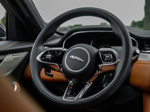 Used 2026 Jaguar F-PACE R-Dynamic S AWD/4WD image 20
