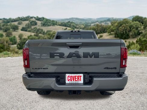 Used 2026 RAM 2500 Limited AWD/4WD image 9