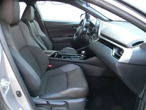 Used 2019 Toyota C-HR Limited FWD image 21