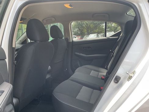 Used 2025 Nissan Sentra SV FWD image 9