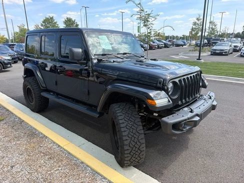Used 2019 Jeep Wrangler Unlimited Sahara w/ Quick Order Package 24M Moab AWD/4WD image 12