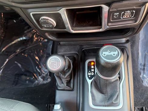 Used 2018 Jeep Wrangler Sport image 34